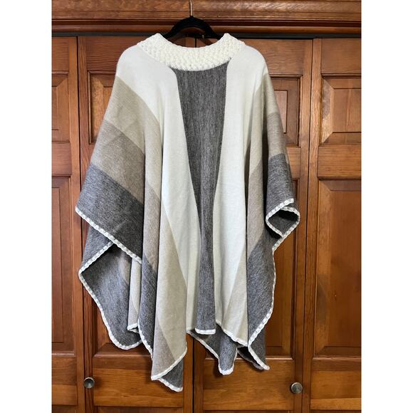 NWT Tresart Cache Women's Wool Alpaca Ecuadorian Poncho Cape Sweater One Size - Picture 11 of 11